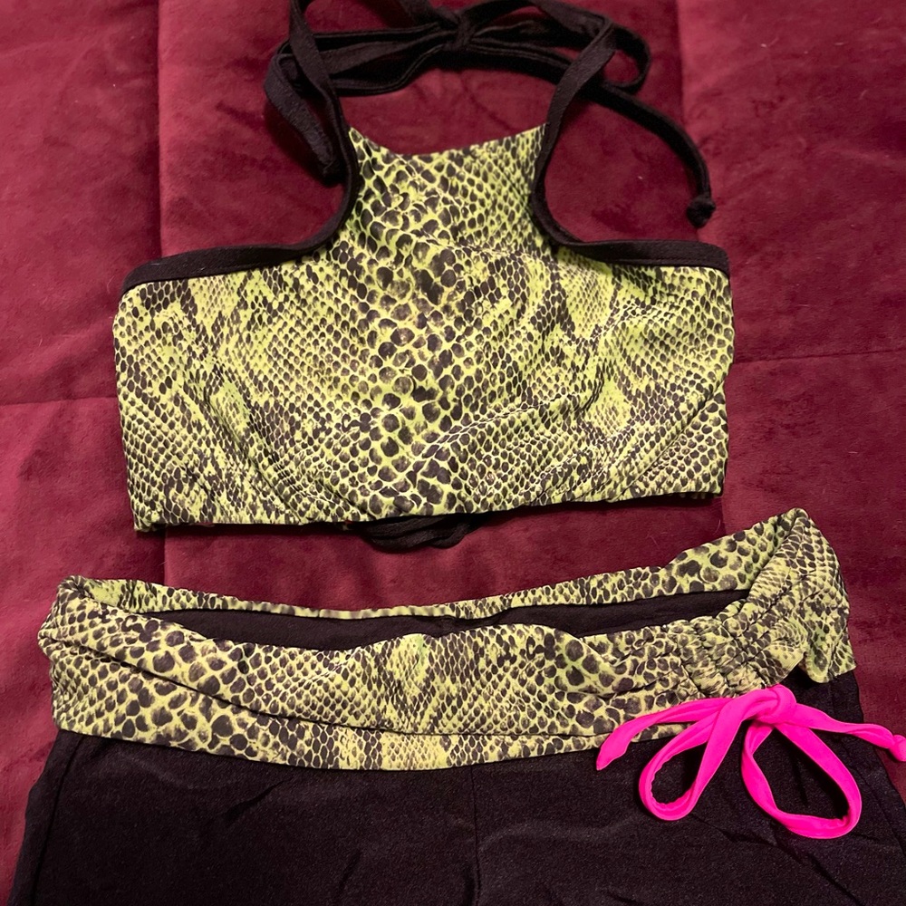 California kisses dance wear!